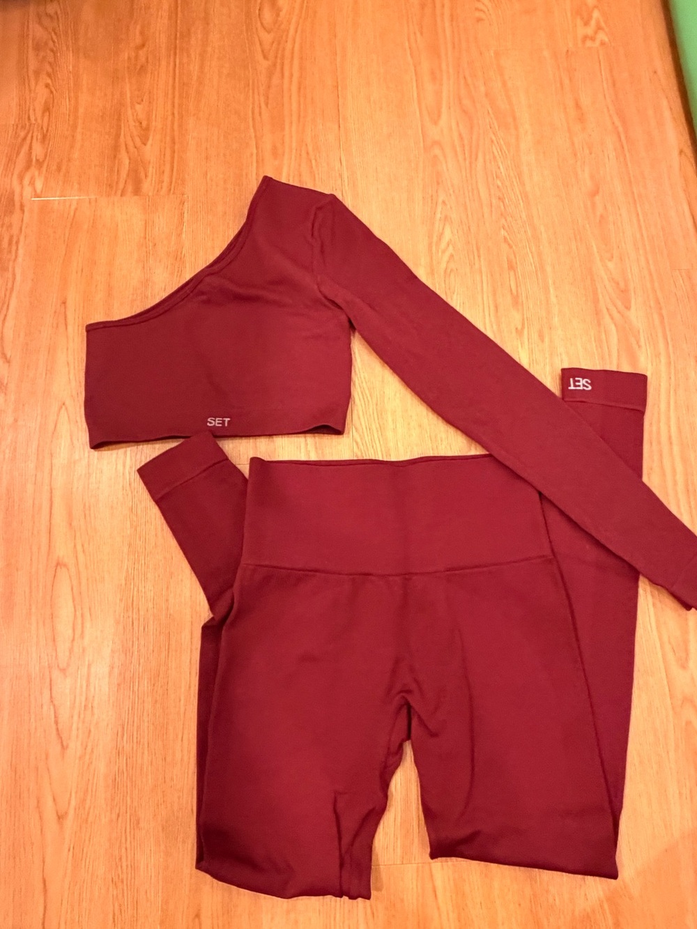 SET active SCULPT FLEX Burgundy One-Shoulder Top & Leggings Active Set